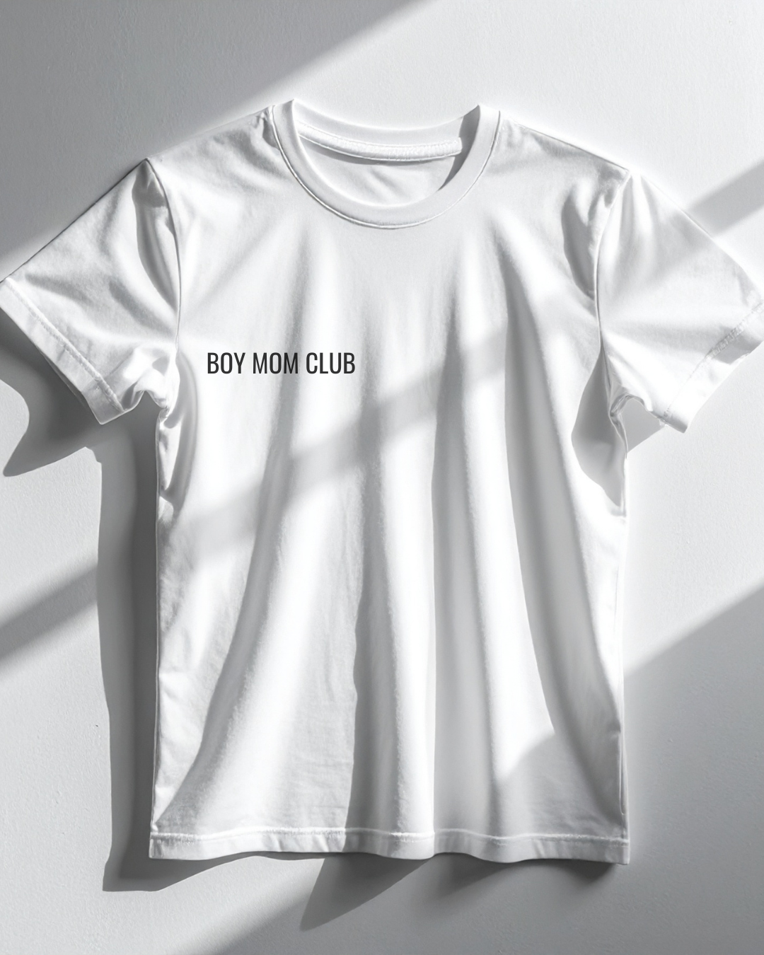 Тениска BOY MOM CLUB